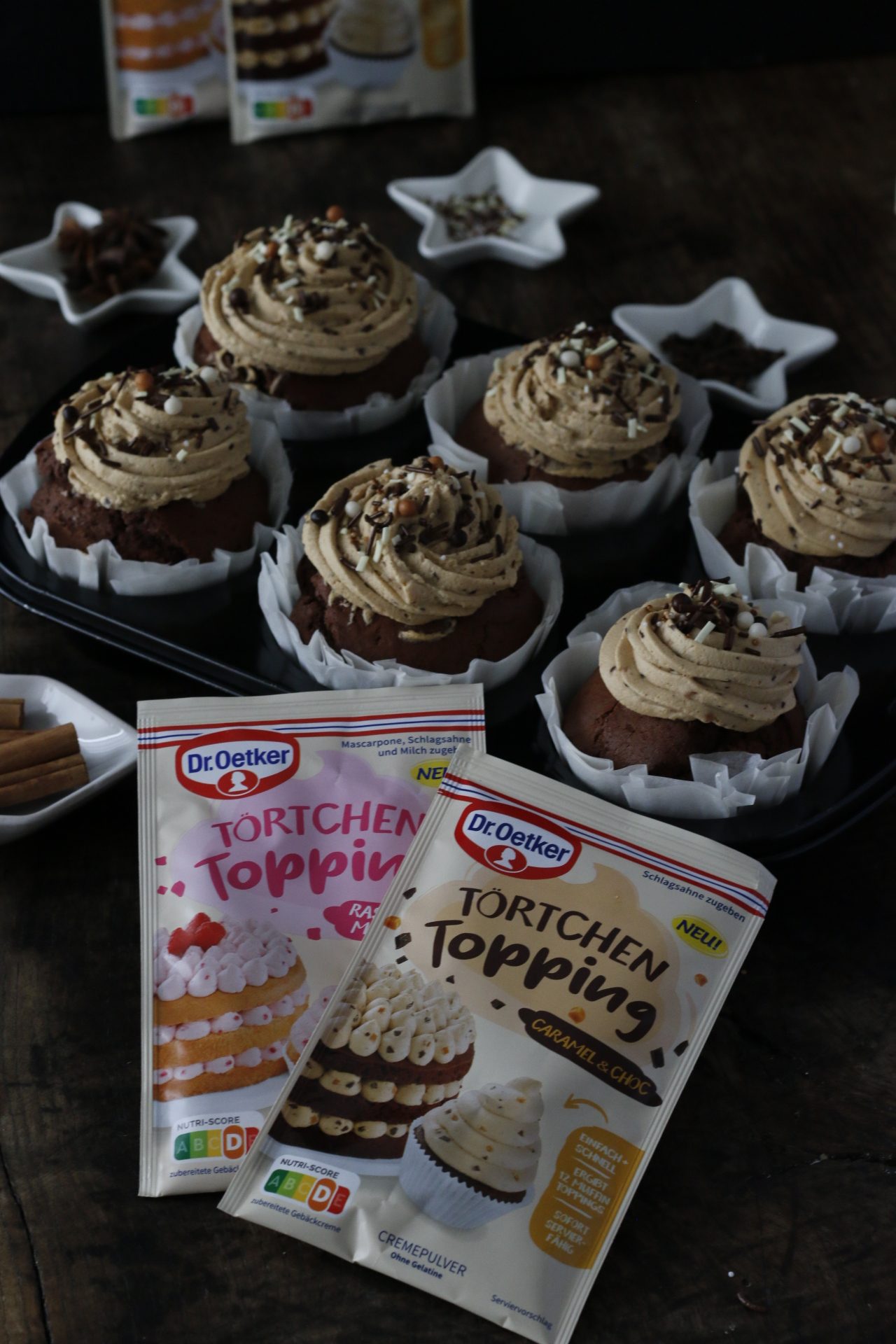 Lebkuchen Cupcakes mit Törtchen Topping Caramel & Choc